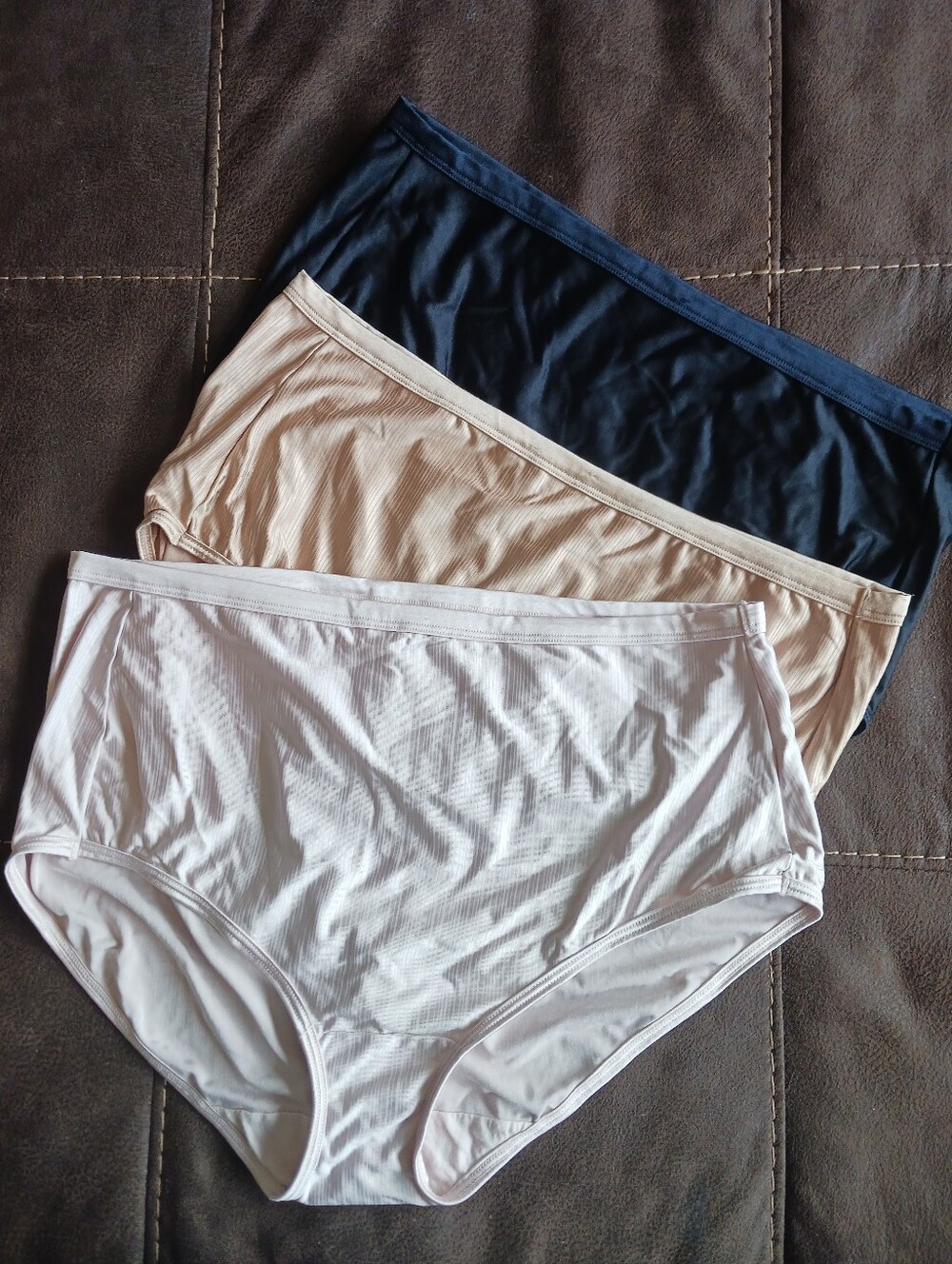 Vanity Fair 3 Pairs of New Briefs Panties Size 8/XL NWOT